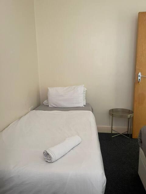 Affittacamere Ensuite Family In Stratford Londra